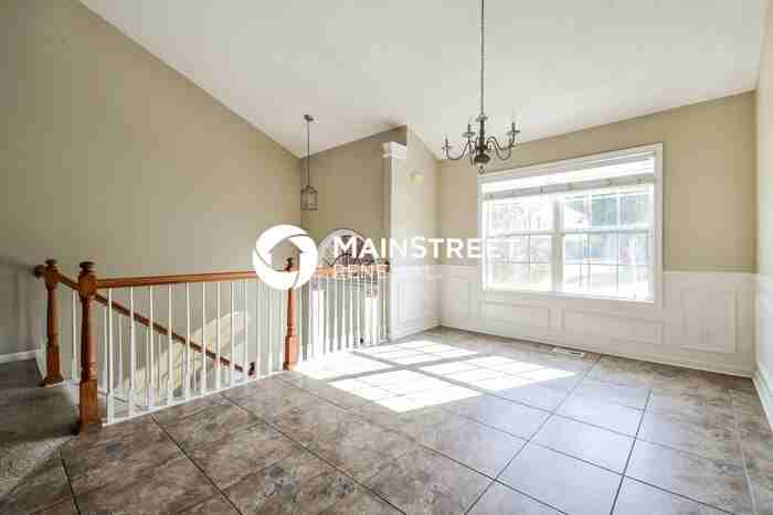 4910 Wynford Ln - Photo 5 of 17