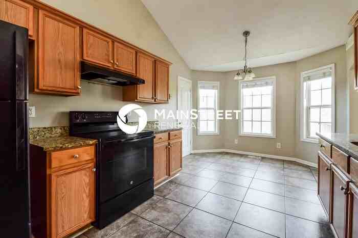 4910 Wynford Ln - Photo 6 of 17