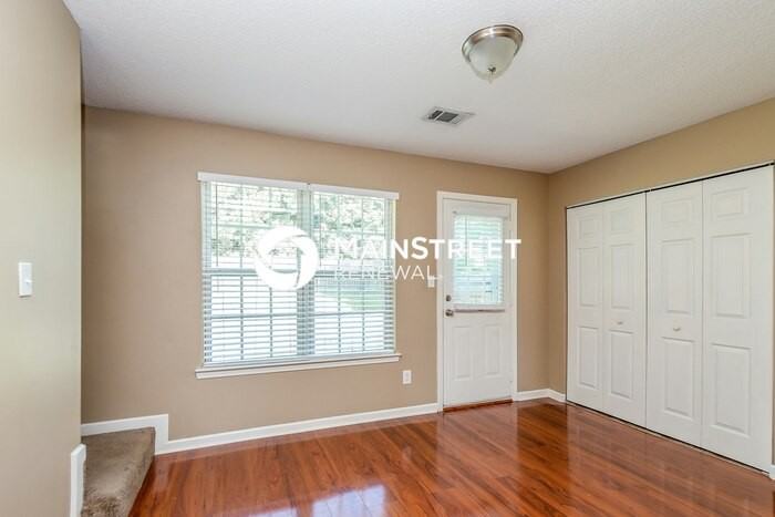 4012 Meadow Glen Way - Photo 5 of 17