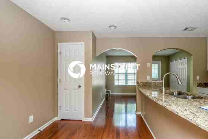 4012 Meadow Glen Way - Photo 6 of 17