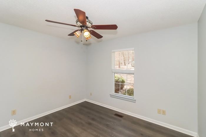221 Creek View Rd - Photo 7 of 12
