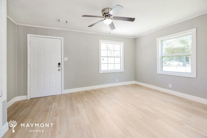 1904 Elm St - Photo 4 of 15