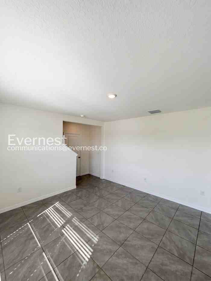 8332 Juning Cv - Photo 4 of 38