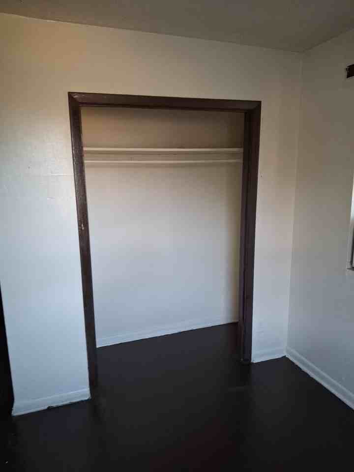 1844 W 14th St #3 - Photo 5 of 8