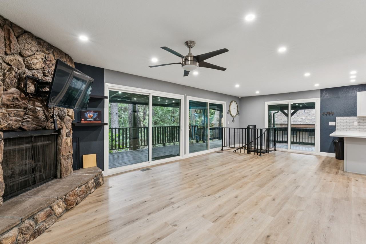 893 Sierra Vista Dr #NA - Photo 3 of 17