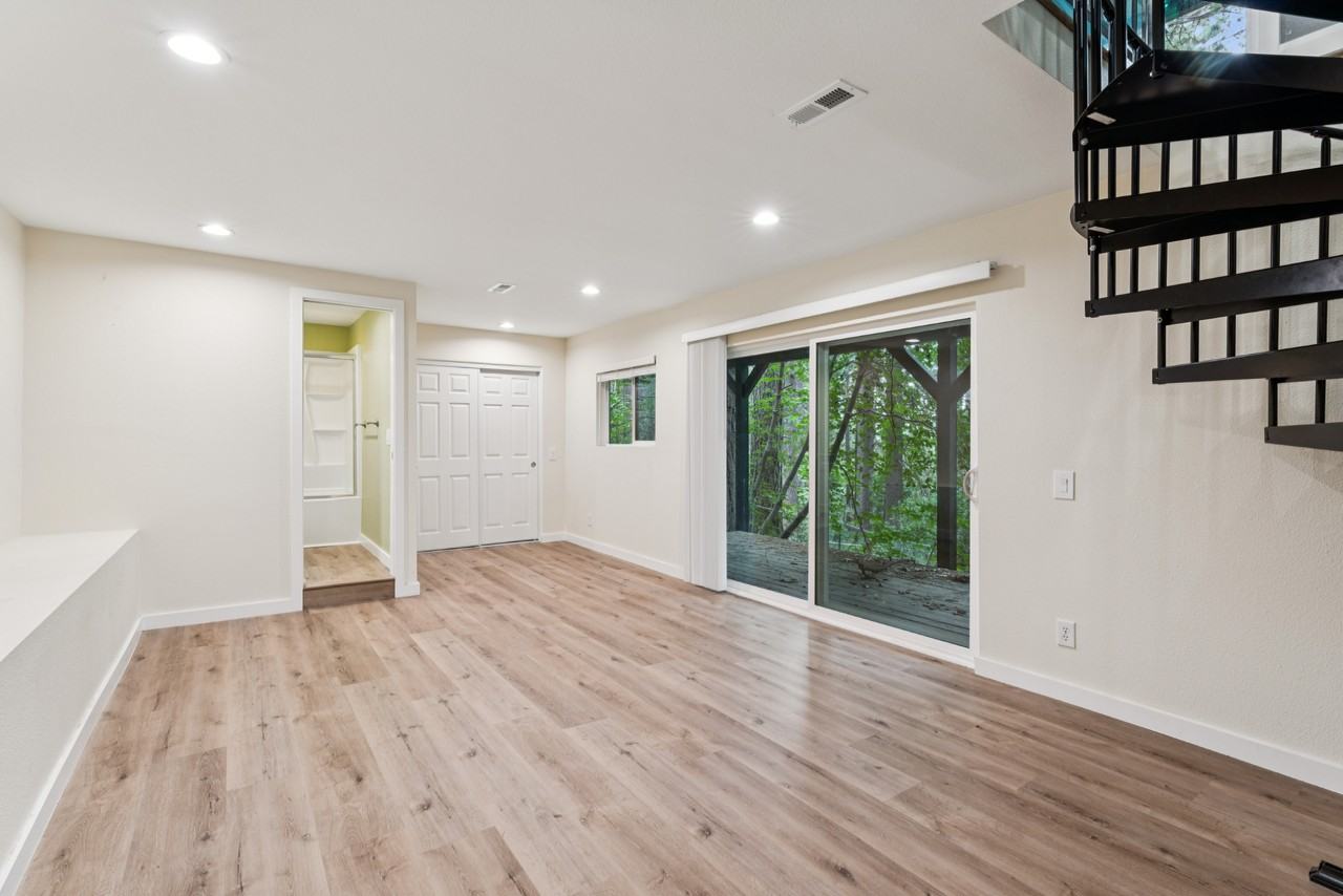 893 Sierra Vista Dr #NA - Photo 5 of 17