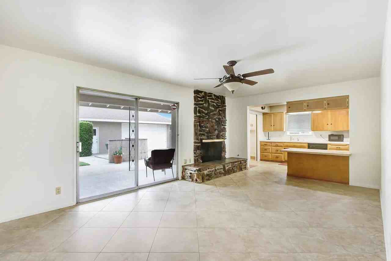 519 W Berkeley Ct #NA - Photo 2 of 11