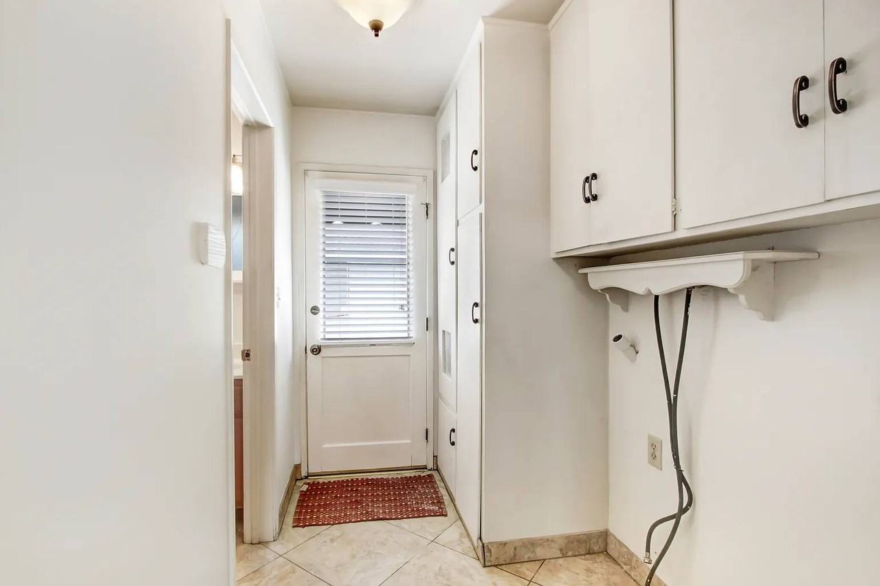 519 W Berkeley Ct #NA - Photo 4 of 11