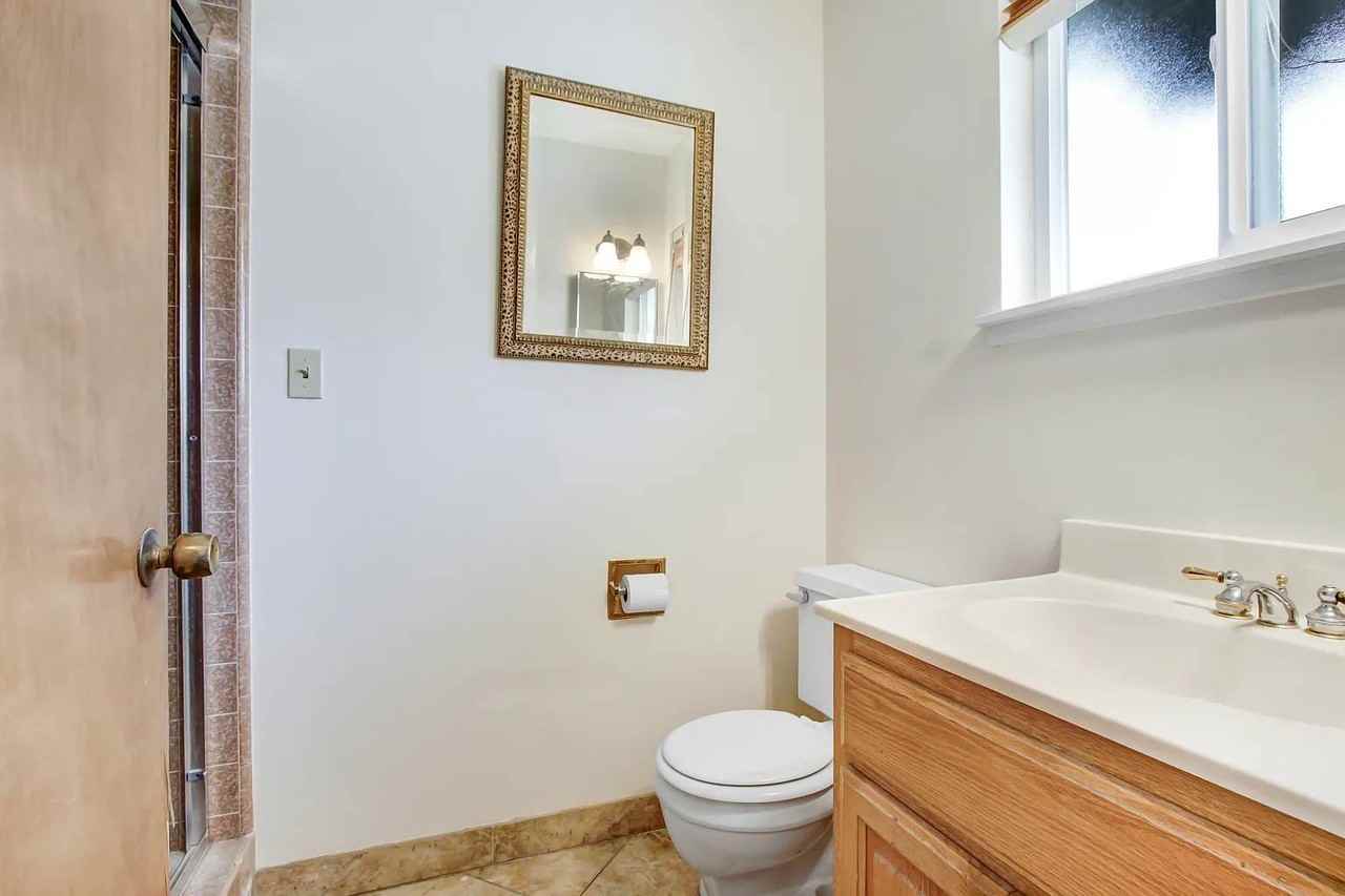 519 W Berkeley Ct #NA - Photo 5 of 11