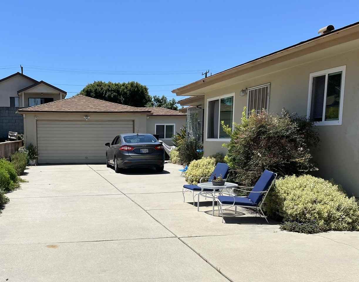 11925 Ramona Ave #B - Photo 2 of 19