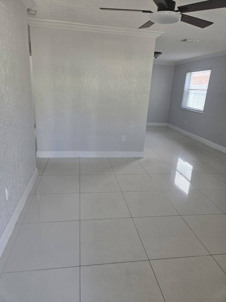 3670 Sw 60th Ter #2 - Photo 5 of 8