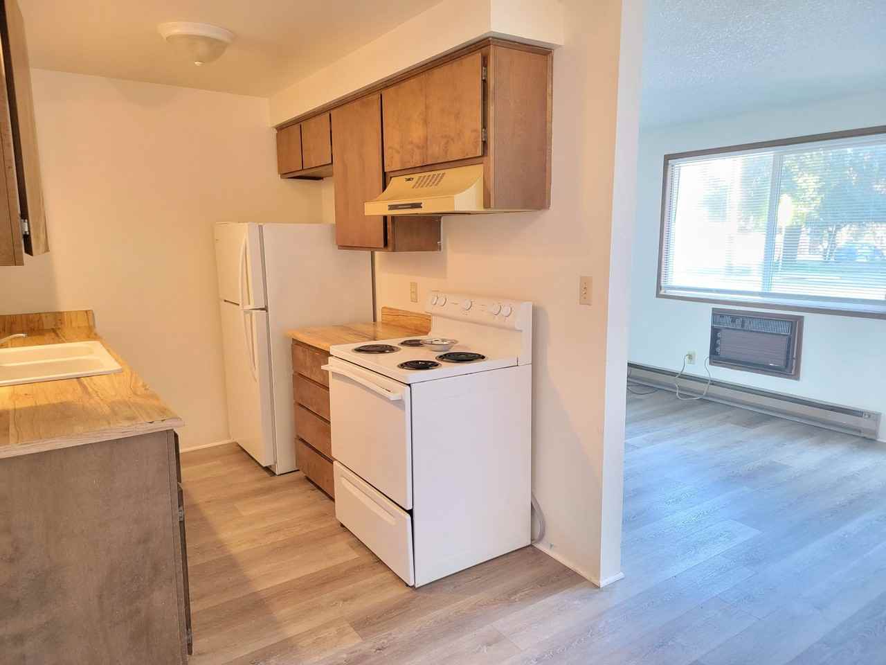 404 W 1st St #404 - Photo 2 of 10