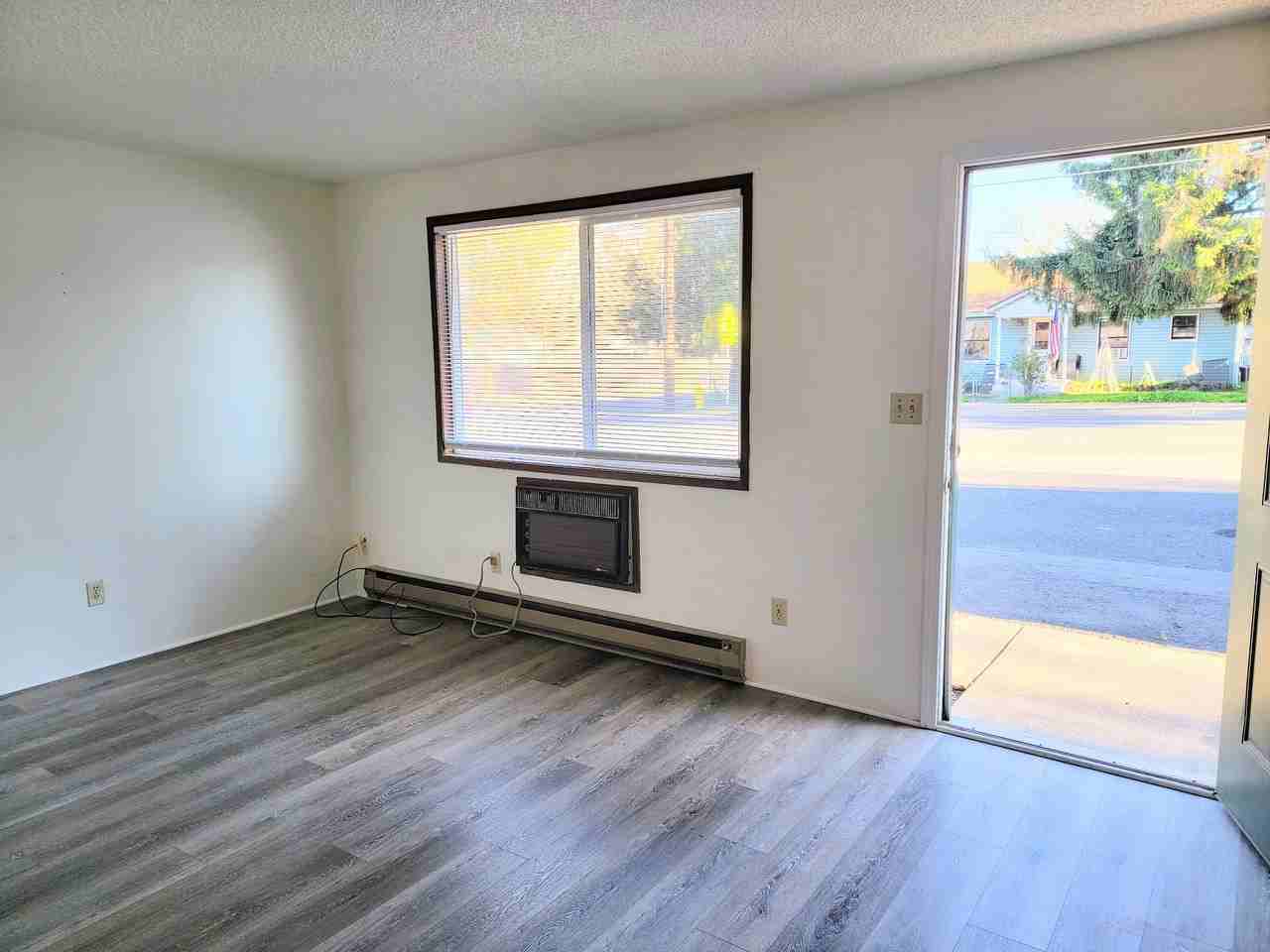 404 W 1st St #404 - Photo 3 of 10