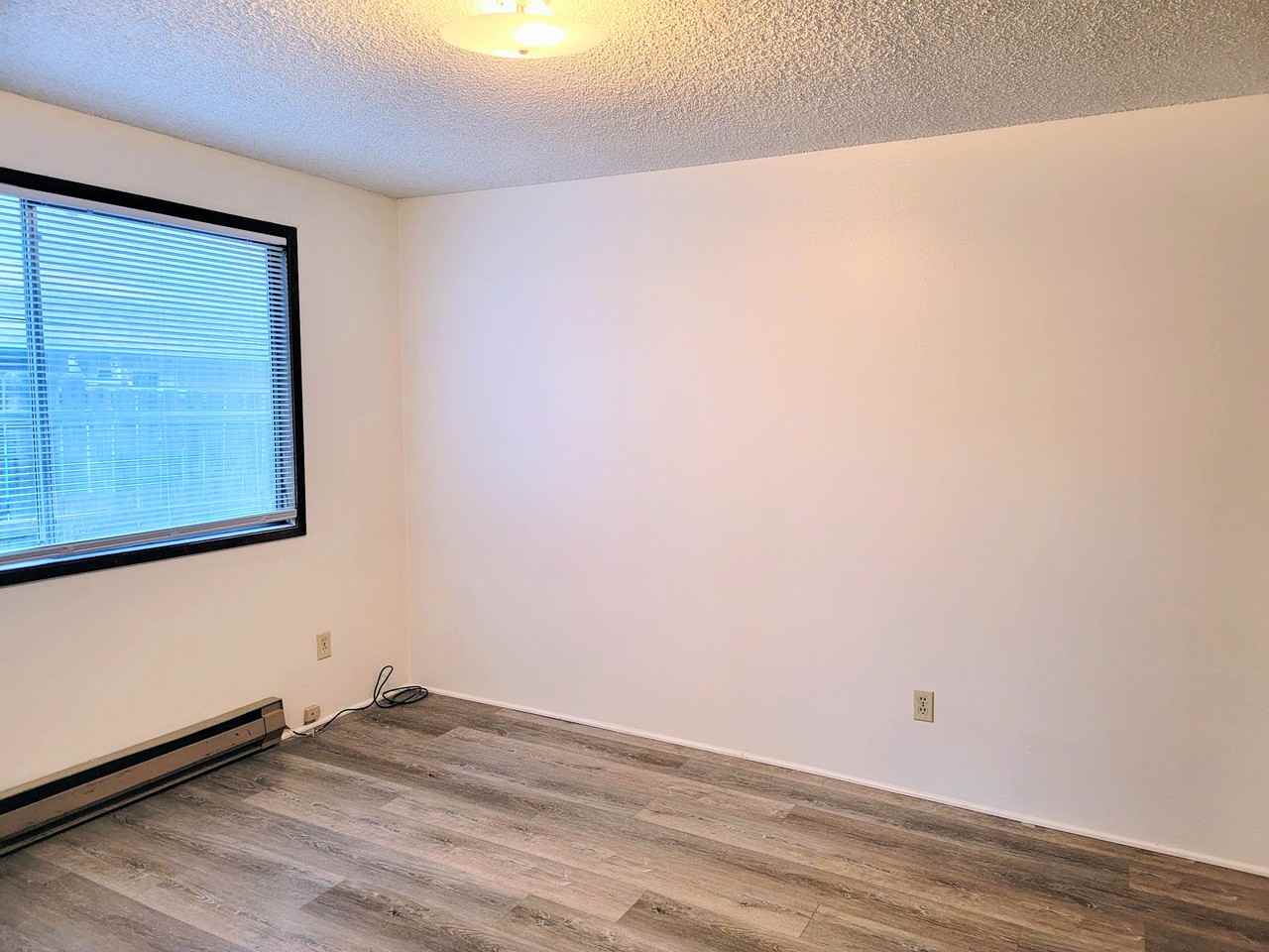 404 W 1st St #404 - Photo 4 of 10