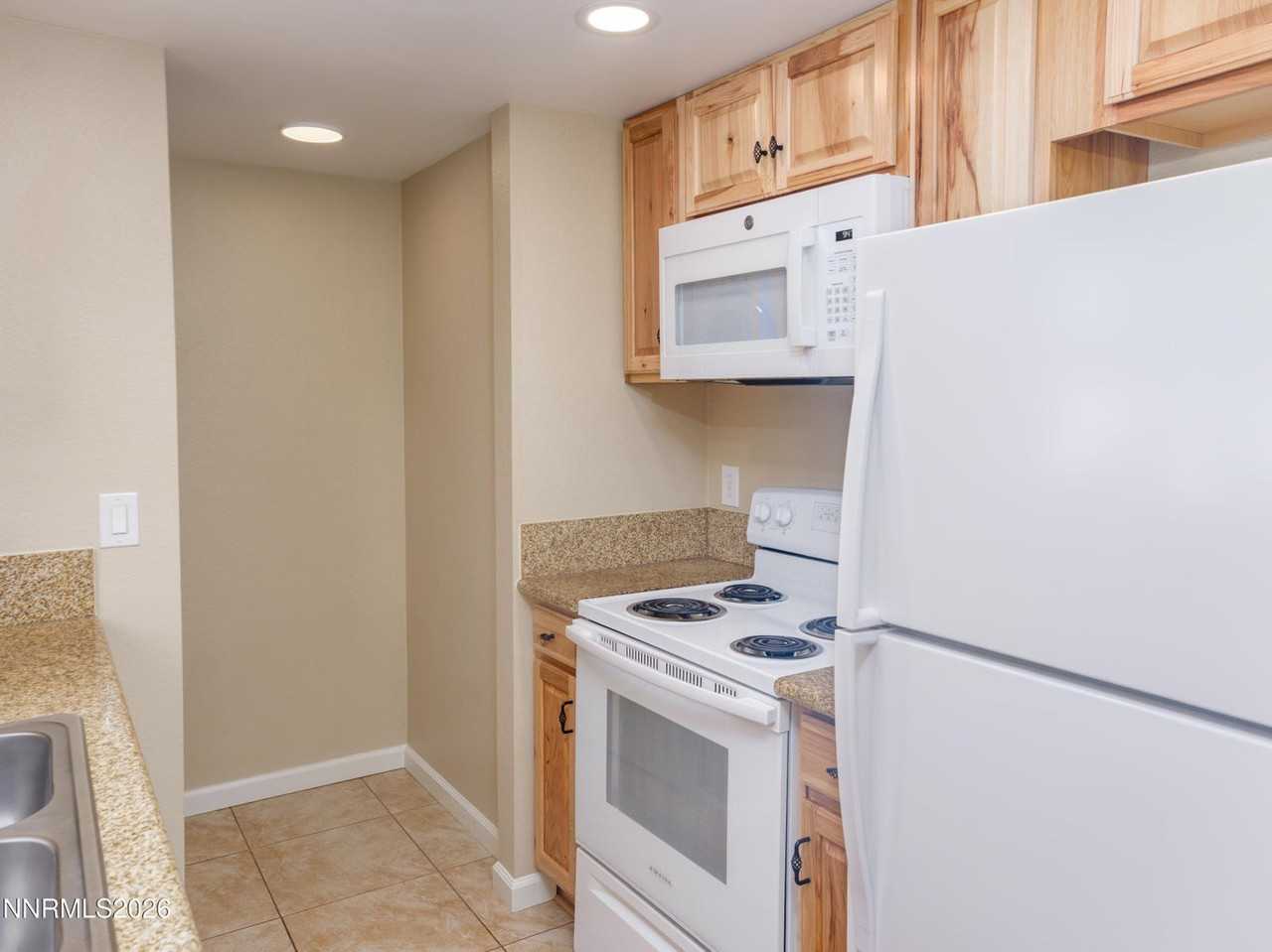 1488 Douglas Ave #B3 - Photo 7 of 14