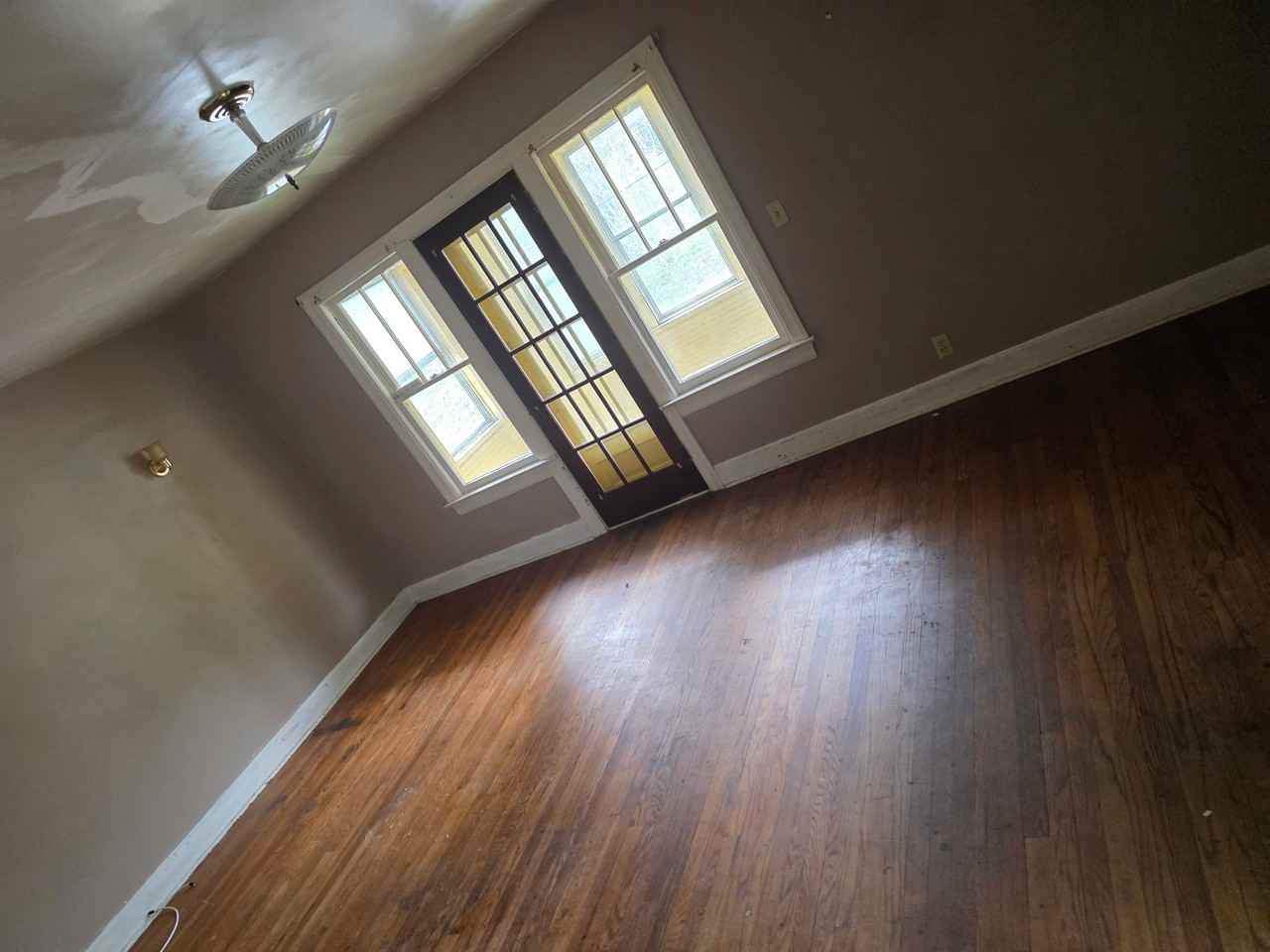 716 W Brighton Ave #1 - Photo 4 of 8