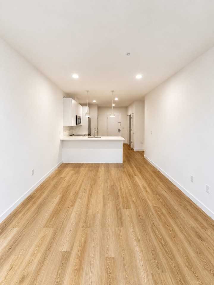 25 Freeway Dr E #213 - Photo 7 of 11
