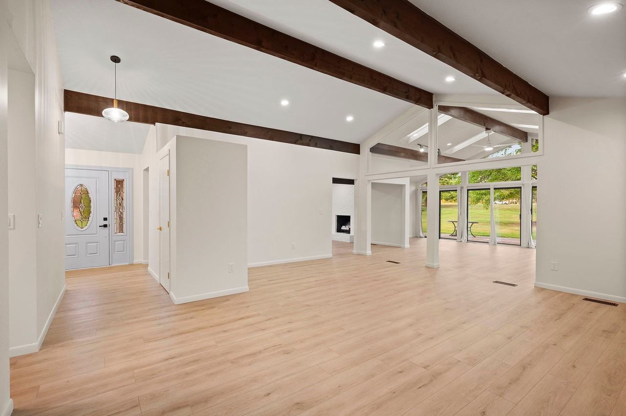 875 Brandon Cir #NA - Photo 2 of 20