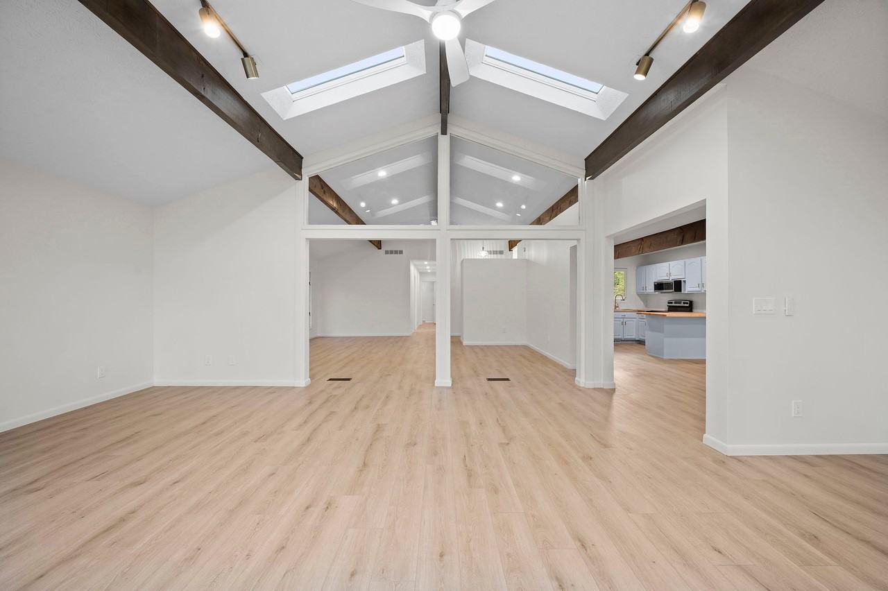 875 Brandon Cir #NA - Photo 4 of 20