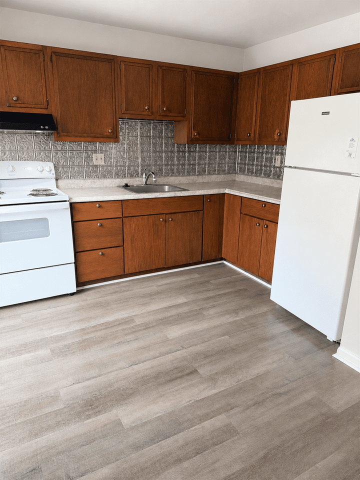 116 Woodgate Rd #116 - Photo 3 of 10