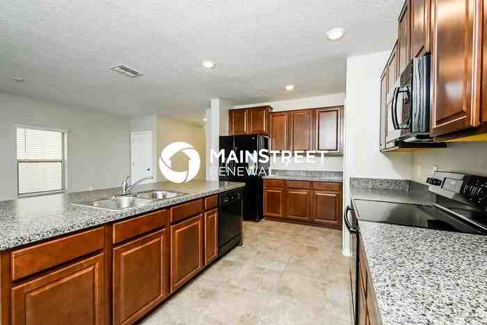 11411 Sage Canyon Dr - Photo 5 of 16