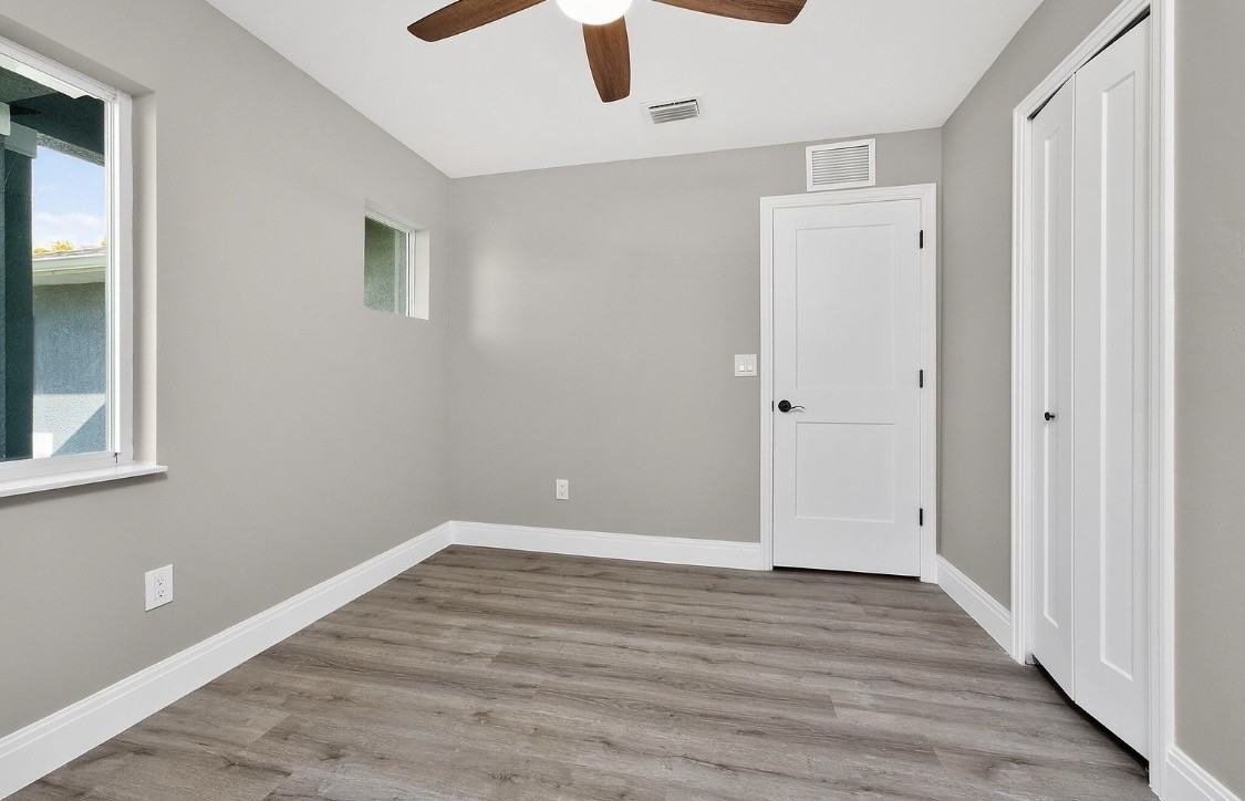 2090 Como St #2090 - Photo 6 of 10