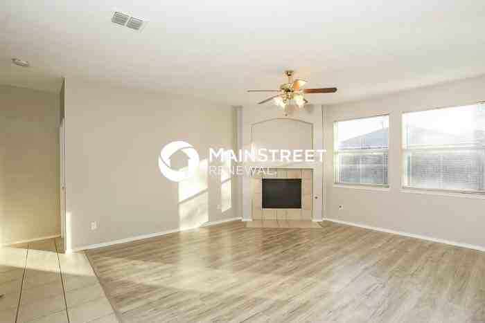 920 Medina Dr - Photo 4 of 16