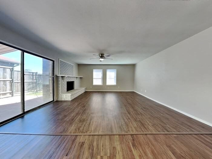 524 Hardwood Trl - Photo 3 of 26