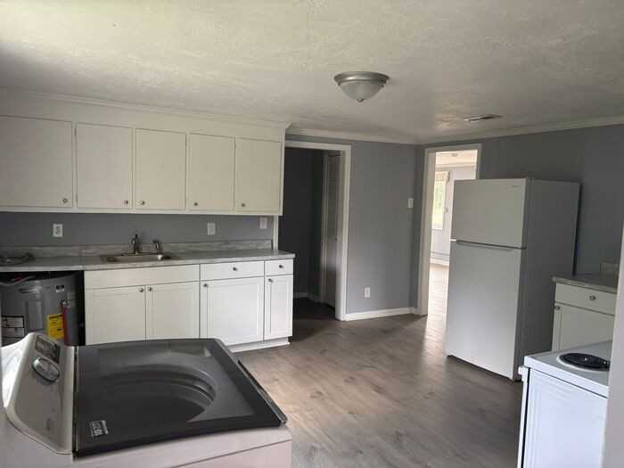 701 Cleveland Ave - Photo 2 of 13