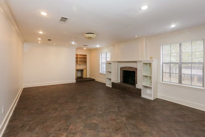 317 Wicklow Cv - Photo 2 of 10