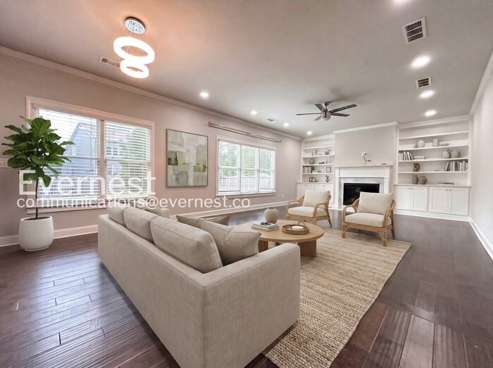 1643 Fairview Dr - Photo 3 of 30