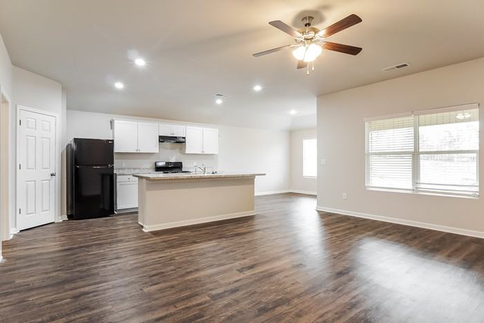 220 Camden Park Ave - Photo 5 of 12