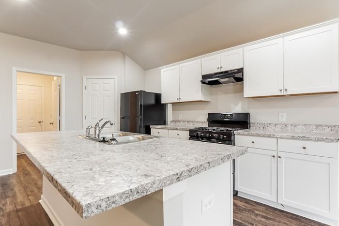 220 Camden Park Ave - Photo 6 of 12