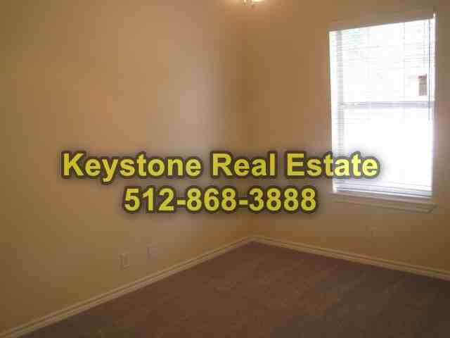 905 Lantana Ln - Photo 4 of 34
