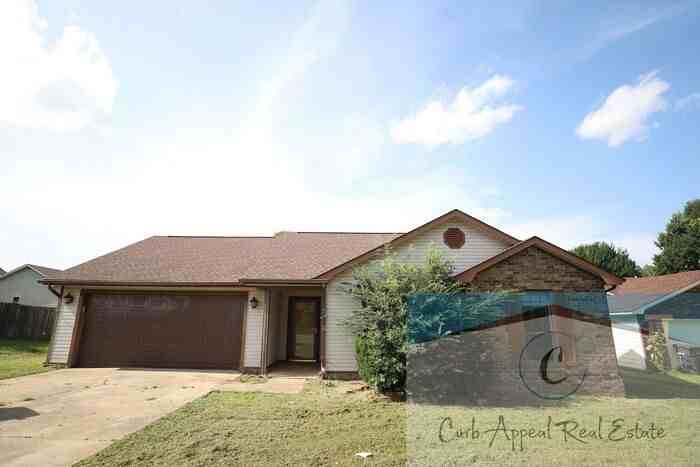 4004 Cobblestone Cir - Photo 2 of 17