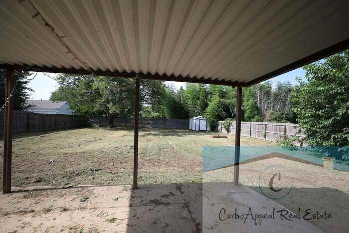 4004 Cobblestone Cir - Photo 3 of 17