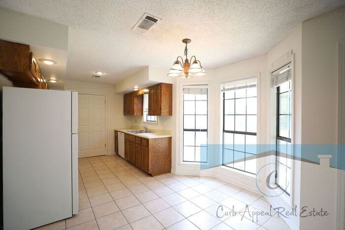 4004 Cobblestone Cir - Photo 5 of 17