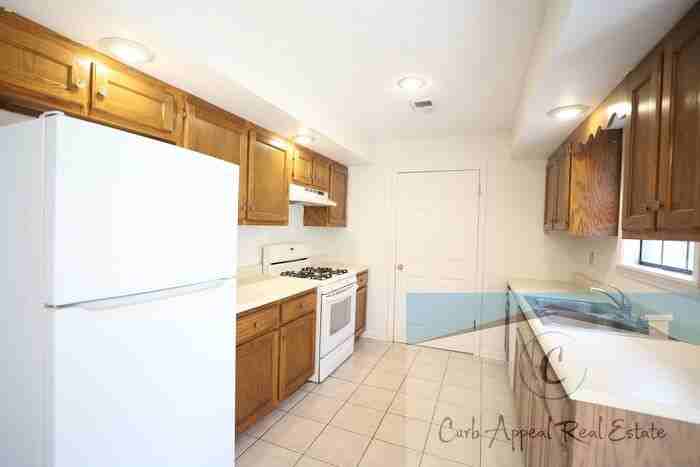4004 Cobblestone Cir - Photo 6 of 17