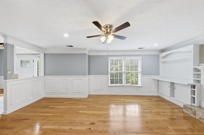 310 Crescentview Ct - Photo 2 of 17