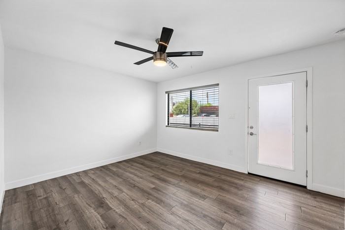 3135 E Fairmount Ave #3135 - Photo 4 of 19