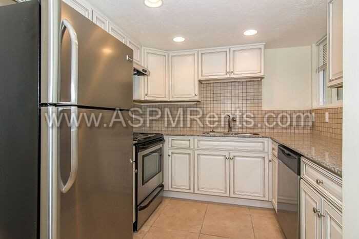297 E Hill Ave #16 - Photo 4 of 20