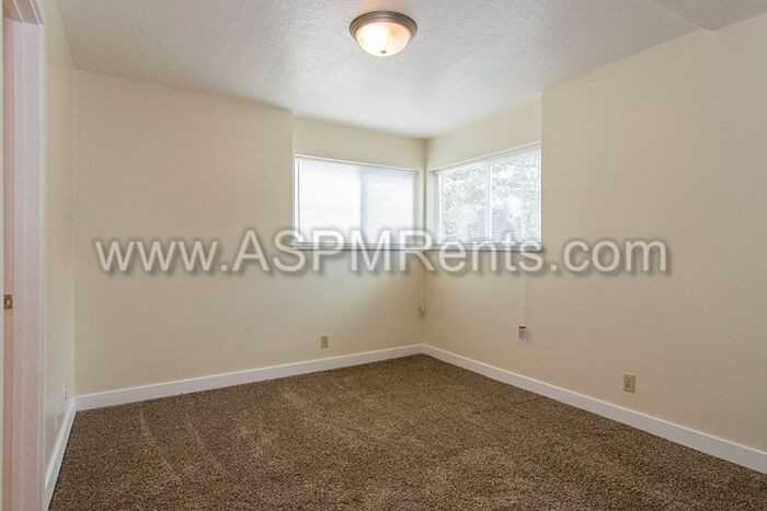 297 E Hill Ave #16 - Photo 7 of 20