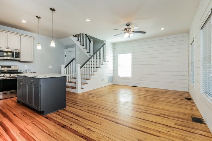 5 E Hampstead Sq #B - Photo 6 of 13