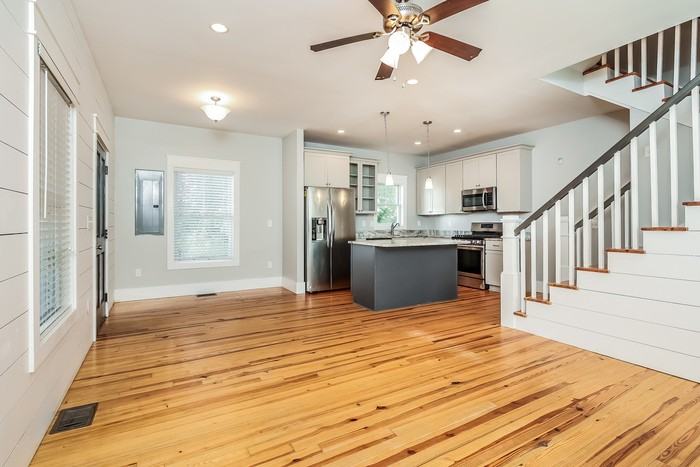 5 E Hampstead Sq #B - Photo 7 of 13