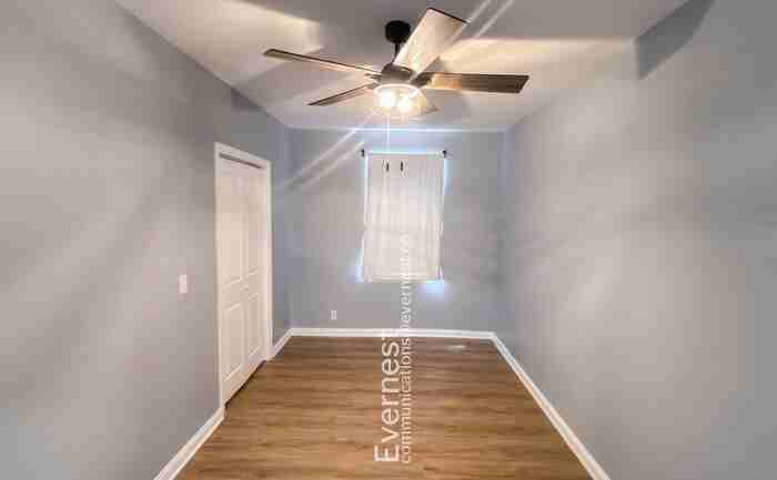 2311 Fairleigh St - Photo 5 of 26