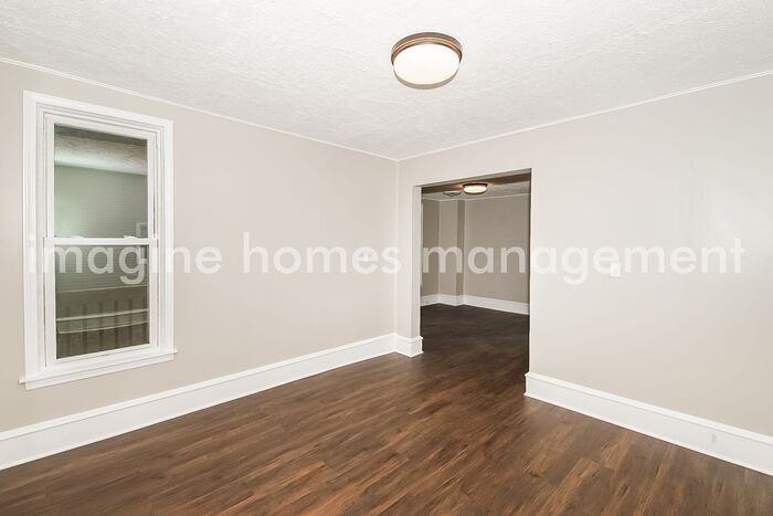 916 20th Ave Ne - Photo 4 of 21