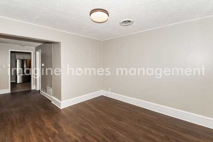 916 20th Ave Ne - Photo 6 of 21