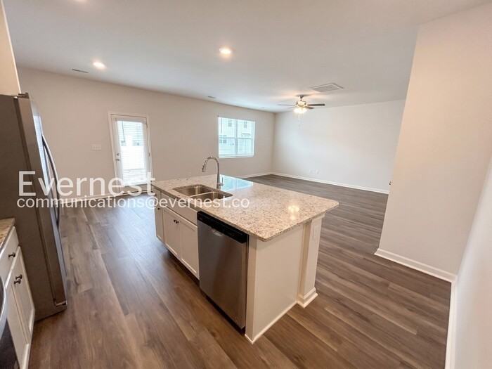 209 Maple Spring Trl - Photo 4 of 25