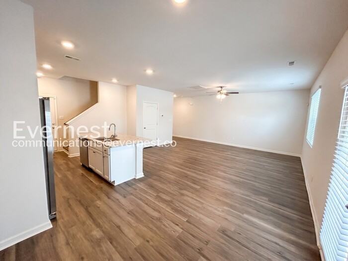 209 Maple Spring Trl - Photo 6 of 25
