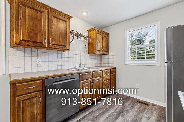 5502 Hayes St - Photo 4 of 34